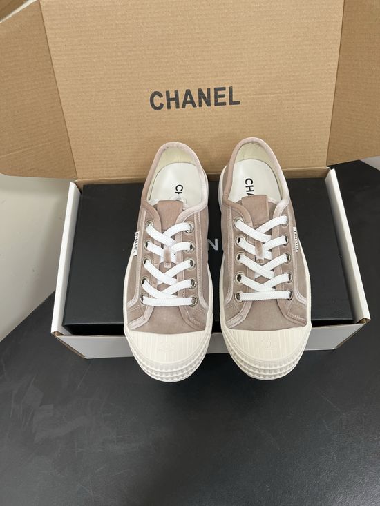 Chanel Color Block Low Top Casual White Sneakers