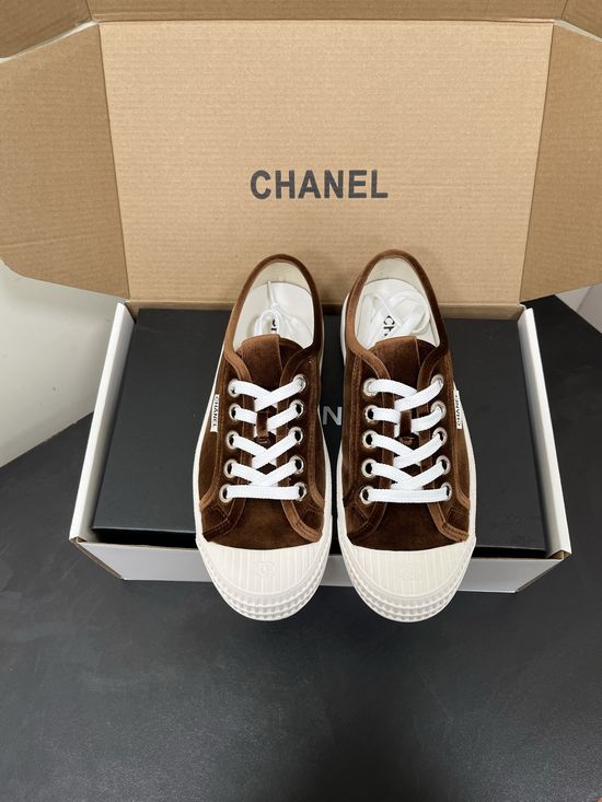 Chanel Color Block Low Top Casual White Sneakers