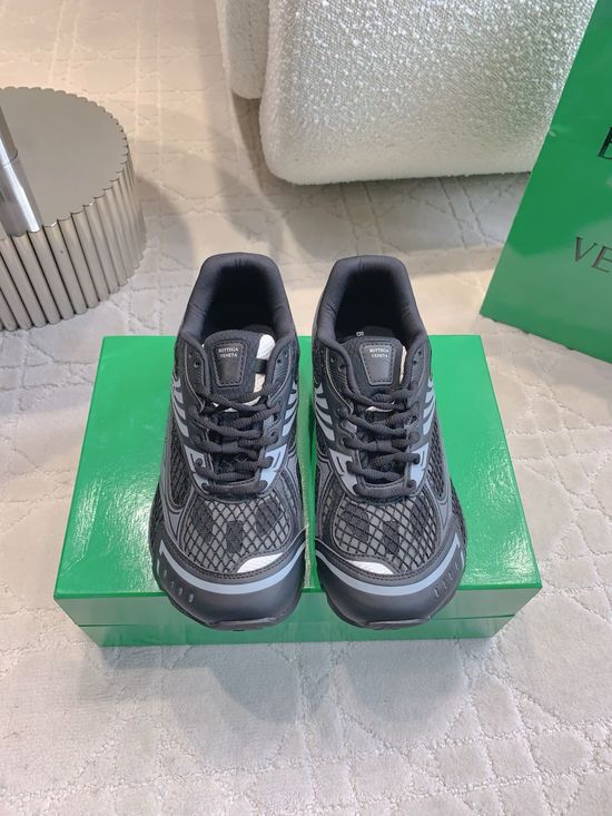 Bottega Veneta Lightweight Mesh Geometric Sole Casual Sneakers