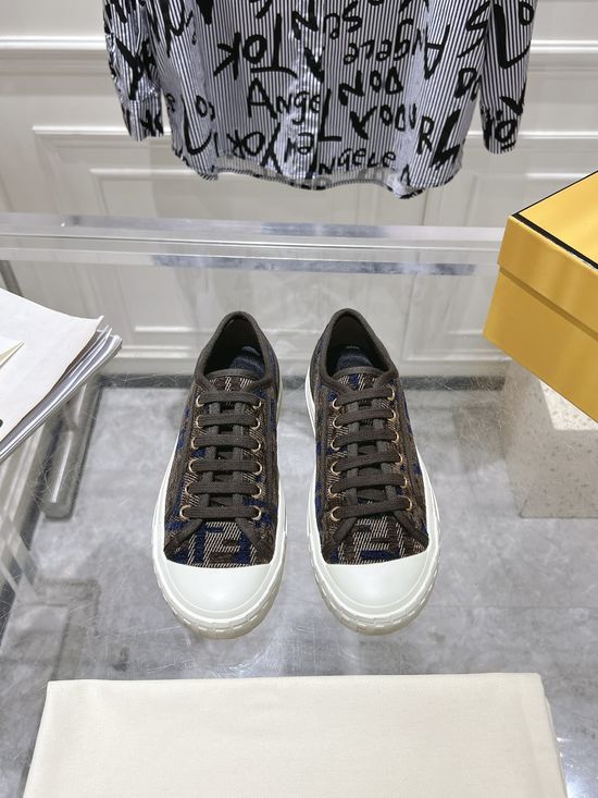 Fendi Classic Pattern Canvas Casual Shoes Lightweight for Daily Wear