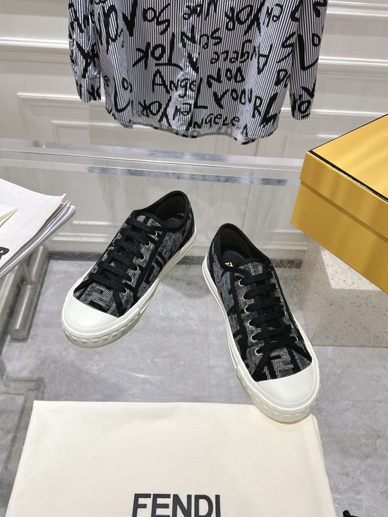 Fendi Classic Pattern Canvas Casual Shoes Lightweight for Daily Wear