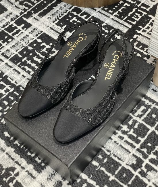 Chanel Tweed Slingback Sandals Two Tone Design Elegant Daily Footwear