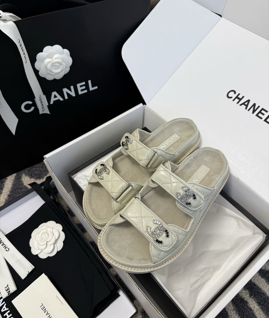 Chanel Rhinestone Decor Patent Leather Beach Sandals