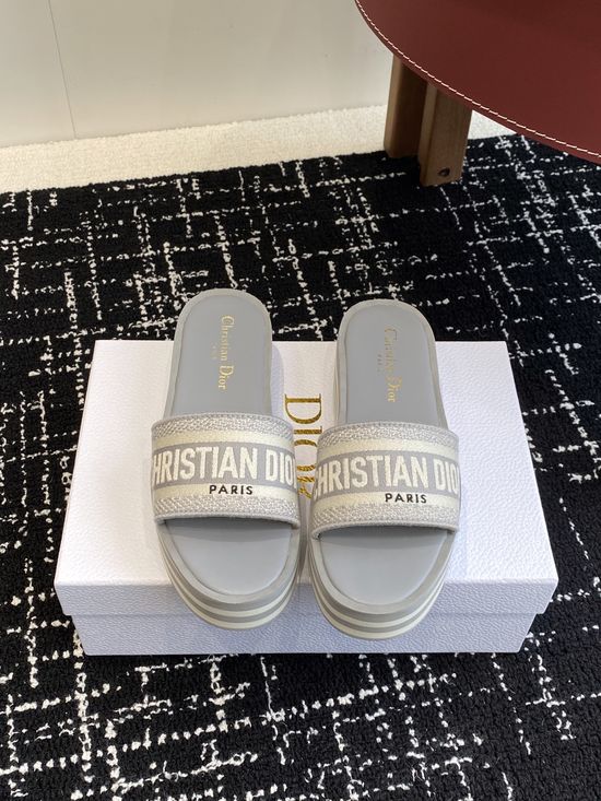 Christian Dior Embroidered Flat Sandals Breathable Upper Soft Insole