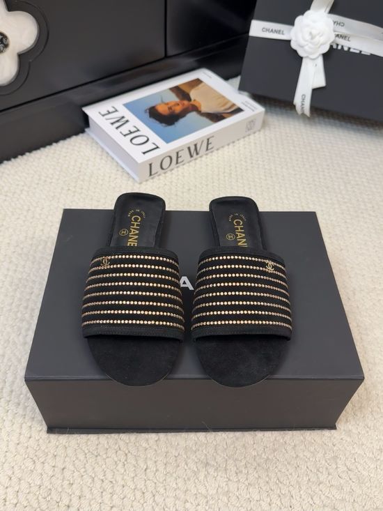 Chanel Classic Mesh Casual Shoes With Chain Decor And Quality Packaging