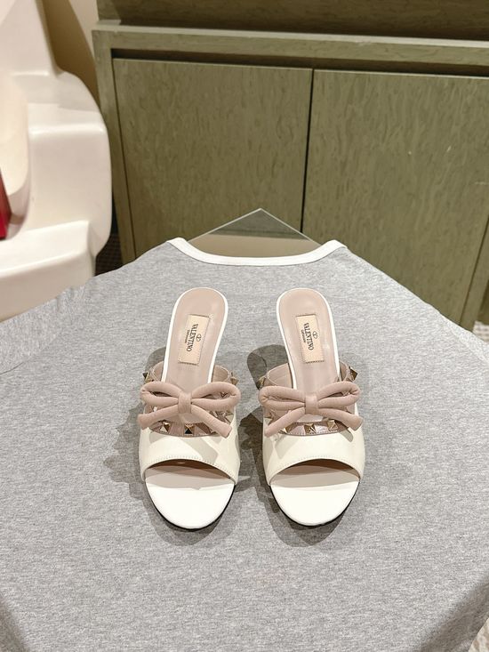 Valentino Classic Decorative Flat Shoes Comfortable Soft Sole