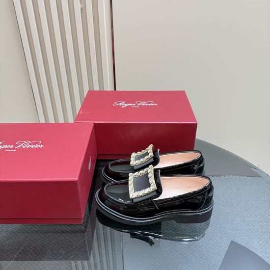 Roger Viver Premium Leather Loafers Comfortable All Season Versatile Shoes