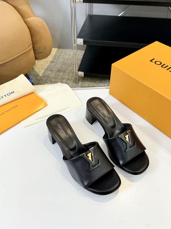 Louis Vuitton Casual Flat Sandals Premium Leather Hardware Detail Stylish