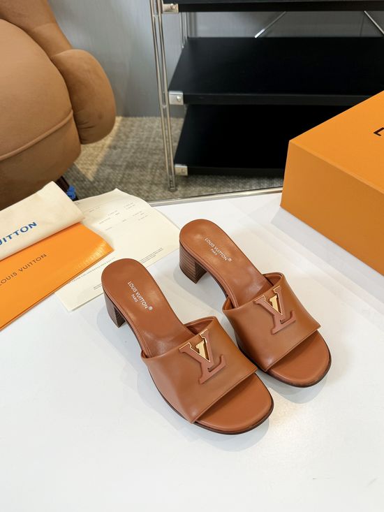 Louis Vuitton Casual Flat Sandals Premium Leather Hardware Detail Stylish