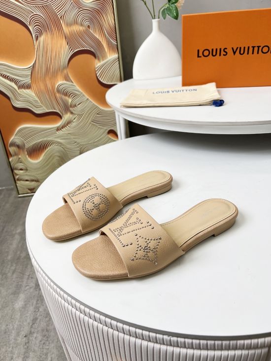 Louis Vuitton Classic Flat Leather Slippers