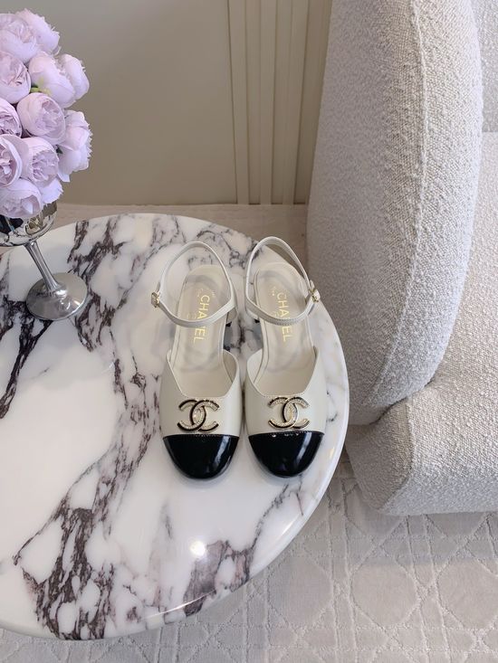 Chanel Classic Chunky Heel Mary Jane Shoes Leather Upper Comfortable