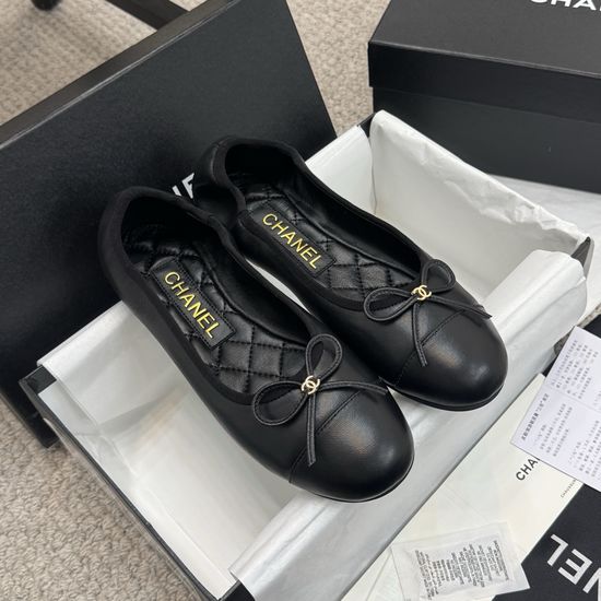 Chanel Classic Elegant Leather Ballet Flats with Embroidered Detail