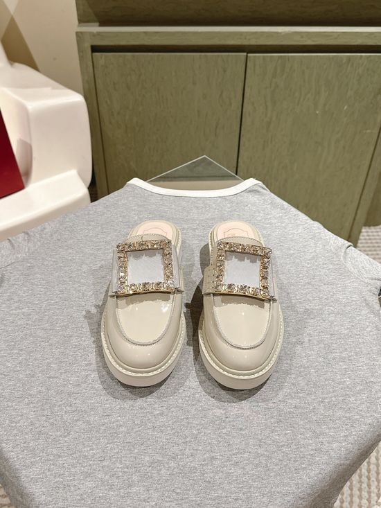 Gucci Buckle Decor Glossy Leather Loafer Slip On Mules