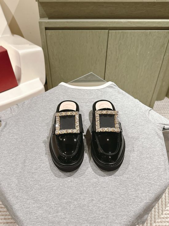 Gucci Buckle Decor Glossy Leather Loafer Slip On Mules