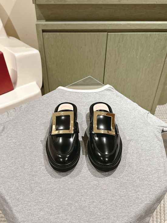 Gucci Buckle Decor Glossy Leather Loafer Slip On Mules