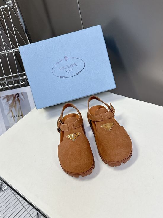 Prada Minimalist Leather Casual Sneakers with Logo Accent