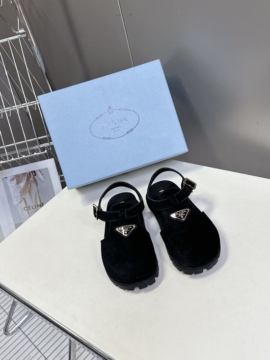Prada Minimalist Leather Casual Sneakers with Logo Accent