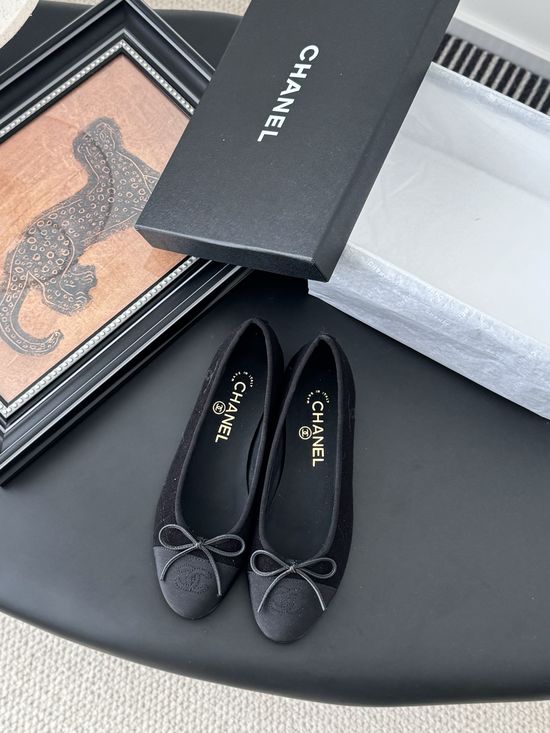 Chanel Classic Round Toe Low Heel Ballet Flats with Leather Sole