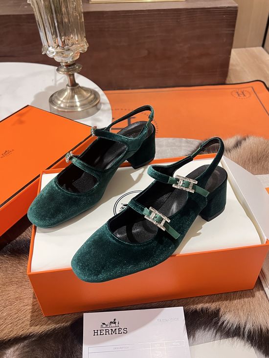 Hermes Buckle Decor Leather Mary Jane Block Heel Pumps
