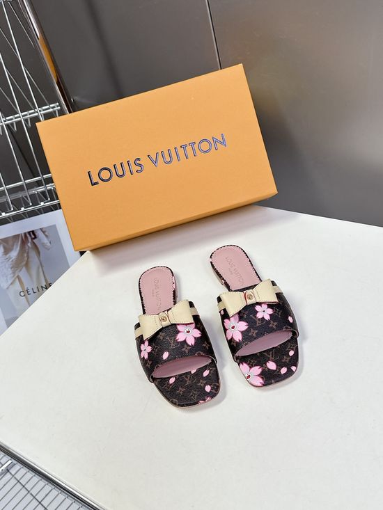 Louis Vuitton Bow Decor Leather Slippers With Metal Logo Accent
