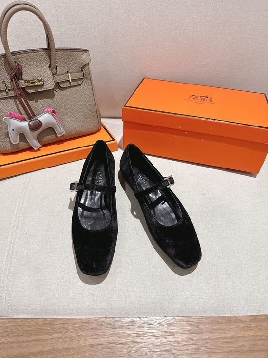Hermes Minimalist Buckle Decor Leather Flat Ballet Shoes