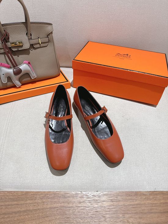 Hermes Minimalist Buckle Decor Leather Flat Ballet Shoes