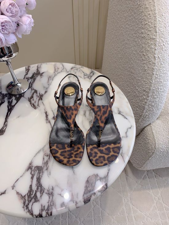 Yves Saint Laurent Chic Wedge Toe-Ring Sandals for Comfort