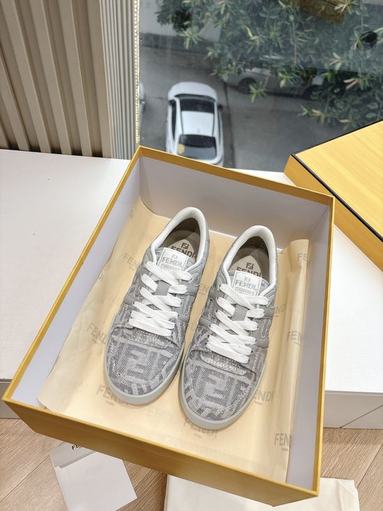 Fendi Leather and Fabric Stitching Casual Sneakers