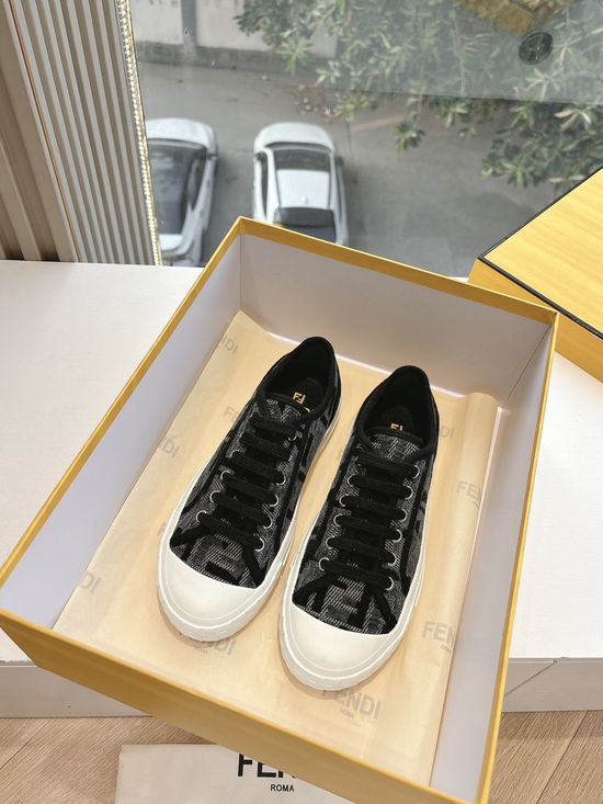 Fendi Casual Leather Sneakers Comfortable Breathable Versatile Daily Shoes