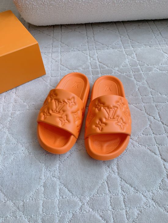 Louis Vuitton Classic Monogram Casual Beach Slides