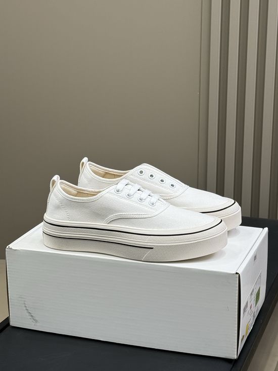 Chanel Classic Comfortable Casual Skate Shoes for Daily Wear