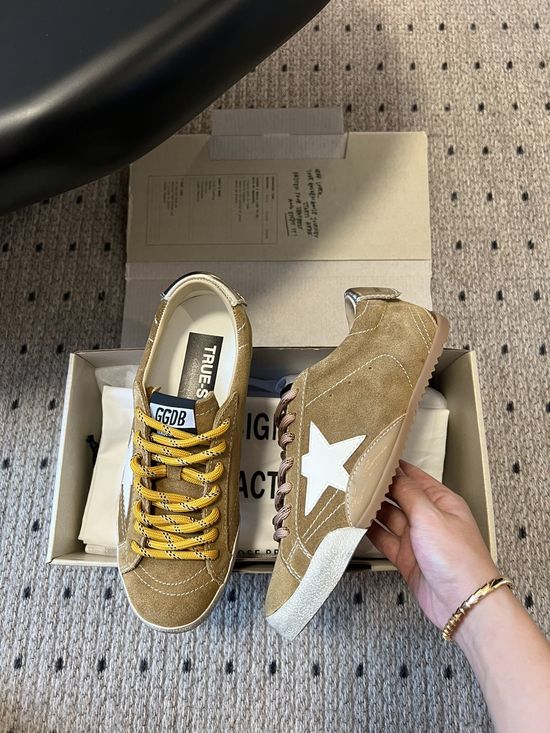 Golden Goose High-quality Couple s Retro Running Shoes with Original Sole