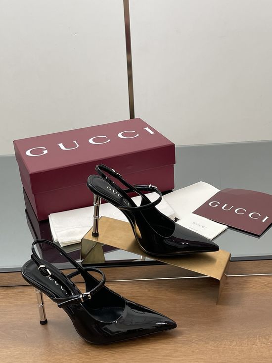 Gucci Patent Leather Pointed Toe Bamboo Heel Sandals
