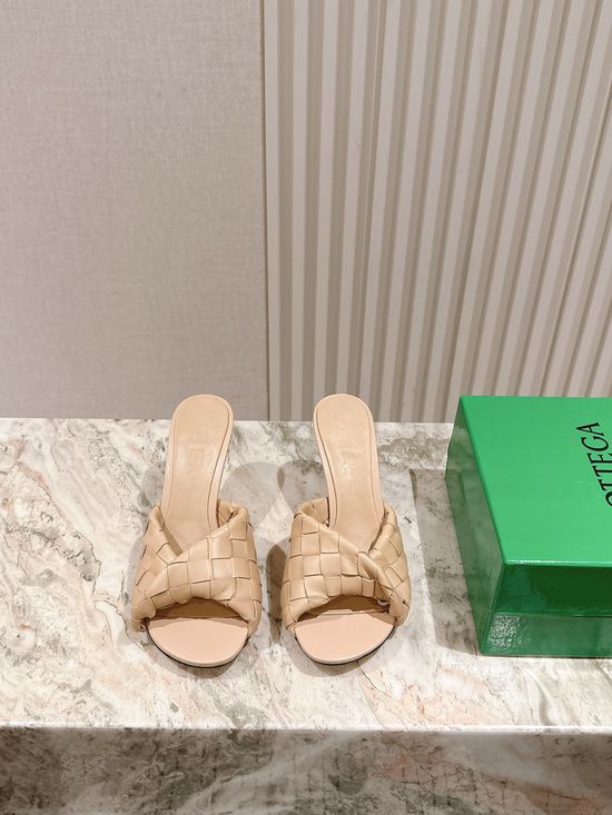 Bottega Veneta Handwoven Lambskin Comfortable Non-deformable Casual Slippers
