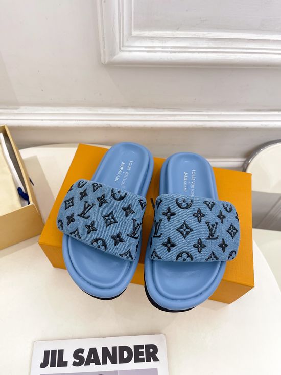 Louis Vuitton Embossed Casual Comfort Slip-On Slides