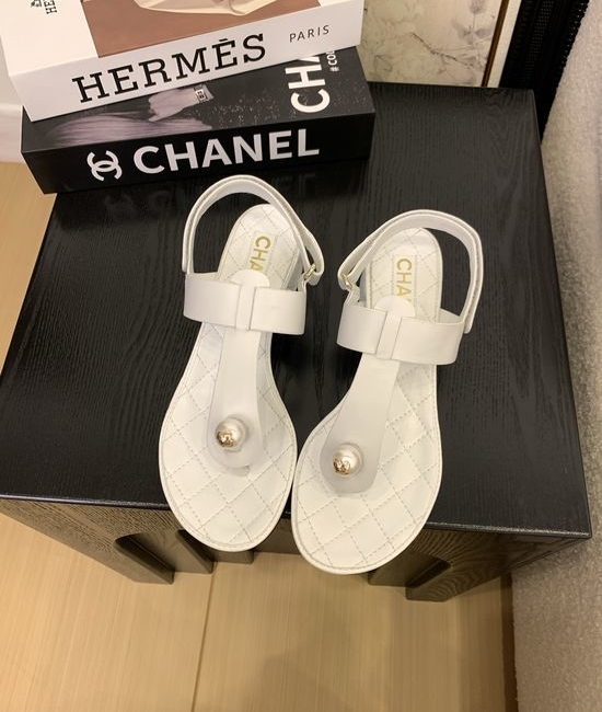 Chanel Premium Leather Toe-Post Sandals With Leather Sole