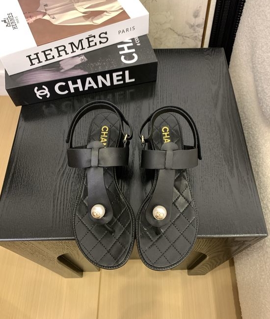 Chanel Premium Leather Toe-Post Sandals With Leather Sole
