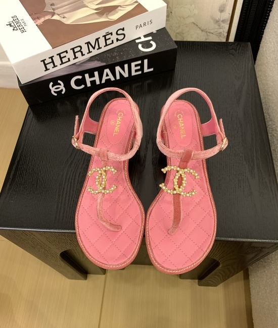 Chanel Premium Leather Toe-Post Sandals With Leather Sole