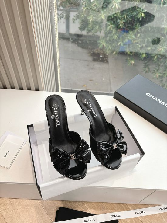 Chanel Elegant Genuine Leather Soft Flat Sandals
