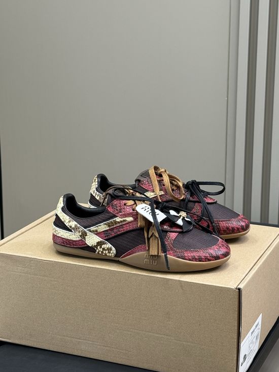 Miu Miu Snake Print Pattern Comfortable Versatile Low-top Casual Skate Shoes
