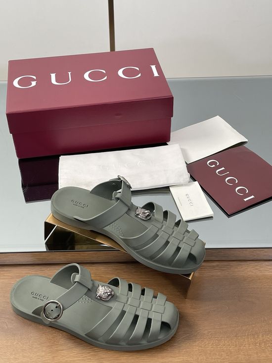 Gucci Logo Detail Rubber Sandals Comfortable Casual Footwear
