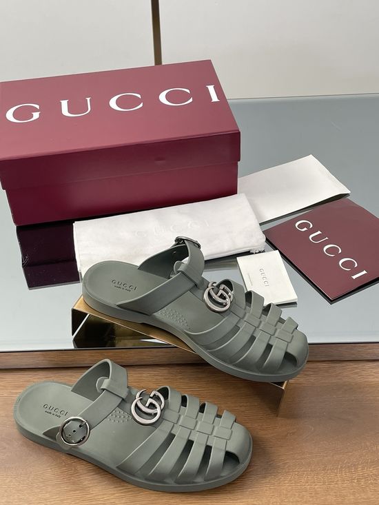 Gucci Logo Detail Rubber Sandals Comfortable Casual Footwear