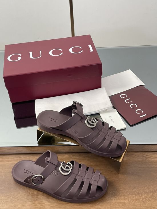 Gucci Logo Detail Rubber Sandals Comfortable Casual Footwear