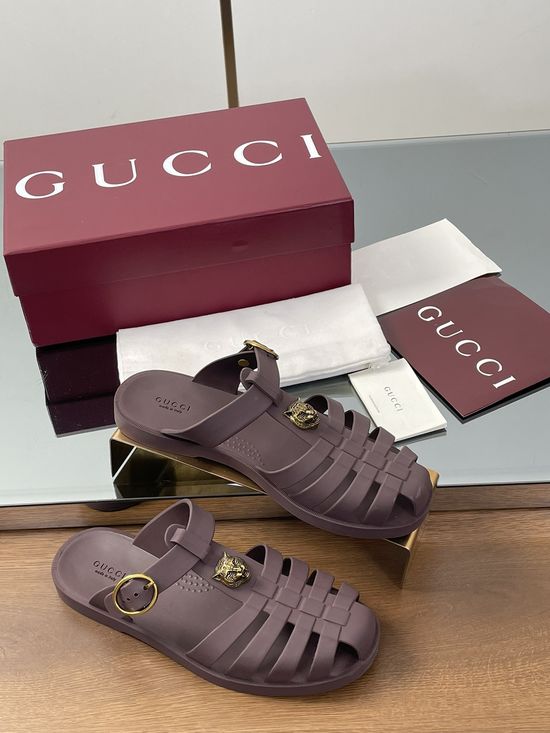Gucci Logo Detail Rubber Sandals Comfortable Casual Footwear