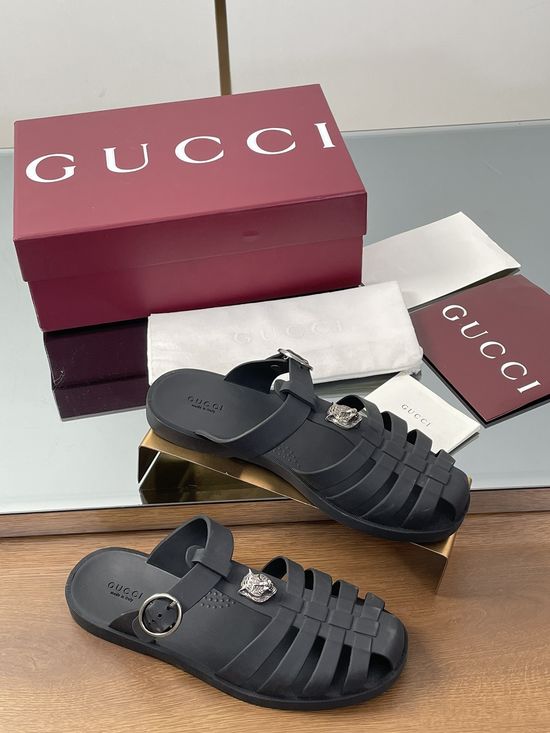 Gucci Logo Detail Rubber Sandals Comfortable Casual Footwear