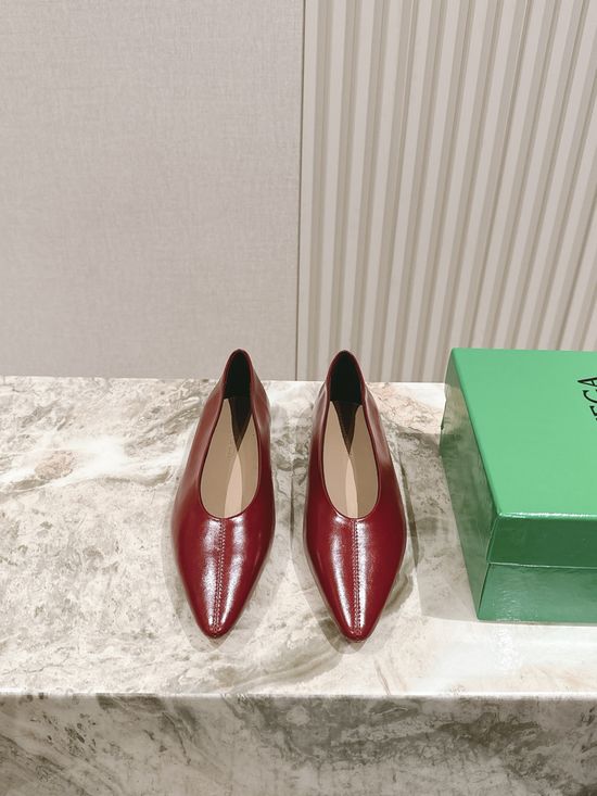 Bottega Veneta Handwoven Sheepskin Comfortable Flat Casual Shoes