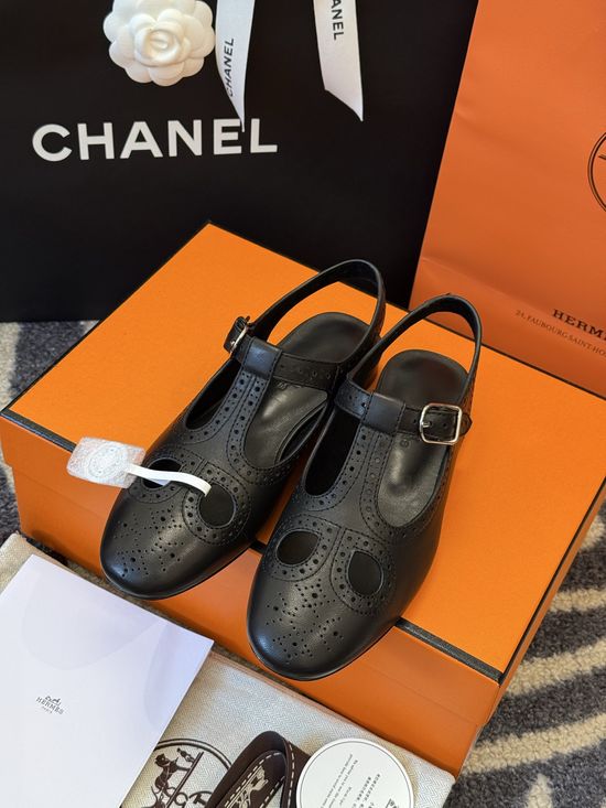 Hermes Embossed Leather Soft Comfortable Mary Jane Flats