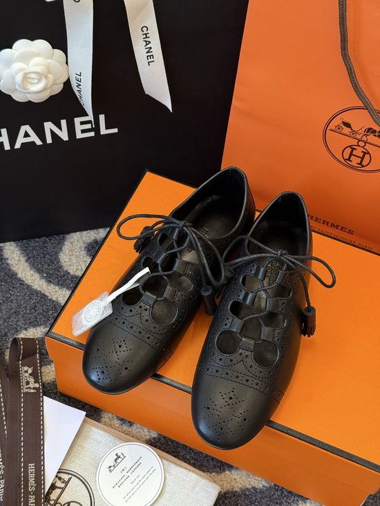 Hermes Embossed Leather Soft Comfortable Mary Jane Flats