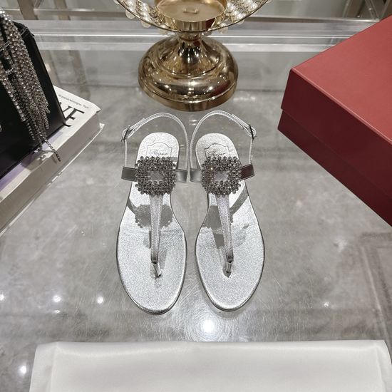 Roger Viver Elegant Leather Thong Sandals with Hardware Accents