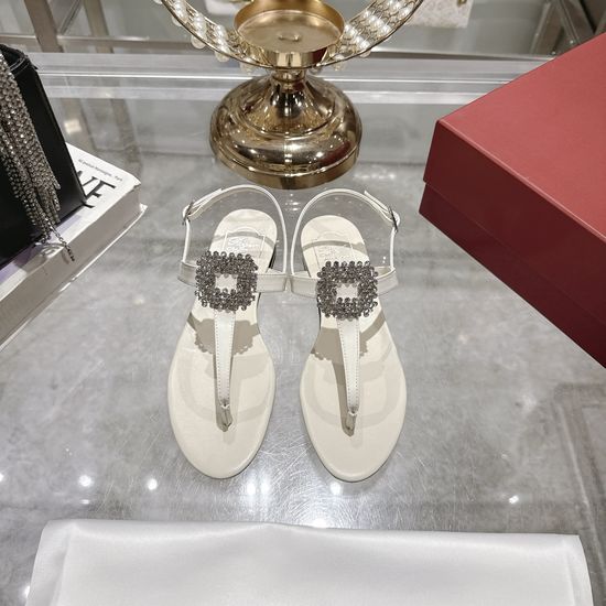 Roger Viver Elegant Leather Thong Sandals with Hardware Accents